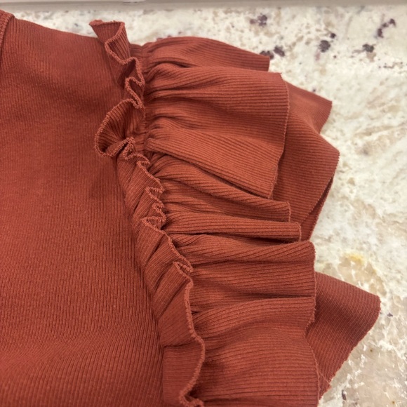 Express Ruffled Sleeve Rust Ribbed Tee Top L - Picture 5 of 5